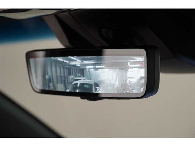 デジタルインナーミラーは、見える範囲が広いので、後ろの状況がはっきり見えます。安全運転に貢献するアイテムです。
