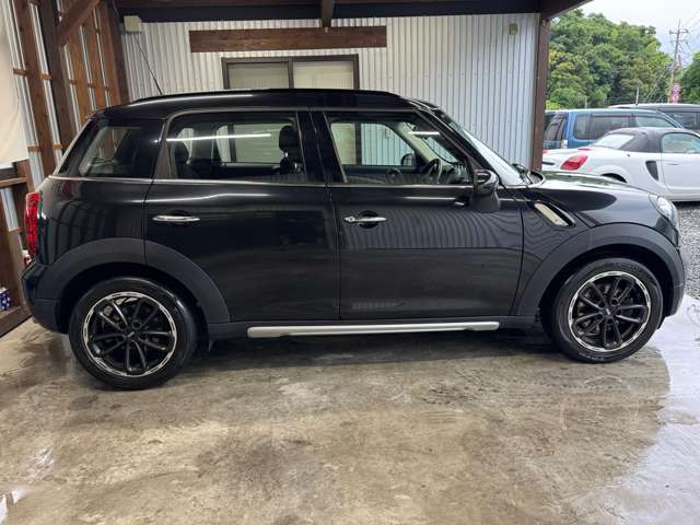 常時50台近い展示車両の中から、きっとお気に入りのお車が見つかります！