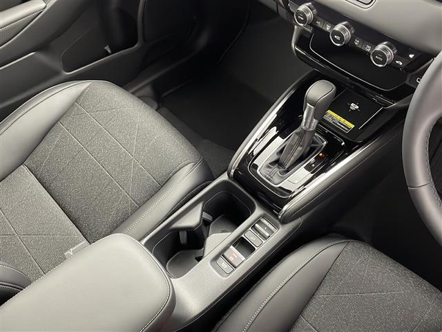 【ドリンクホルダー】『ドリンクホルダー周辺』の画像になります。写真の内容に関してご不明点、ご質問等がございましたらお気軽にガリバー店舗までお問い合わせください。