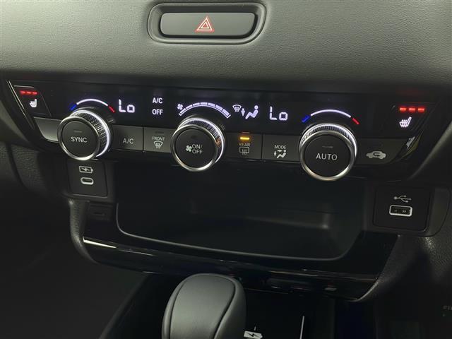 【運転席操作部】『運転席周辺の装備』の画像になります。快適なドライブを楽しむための機能が装備されています！運転席から触れるので使いやすいです！