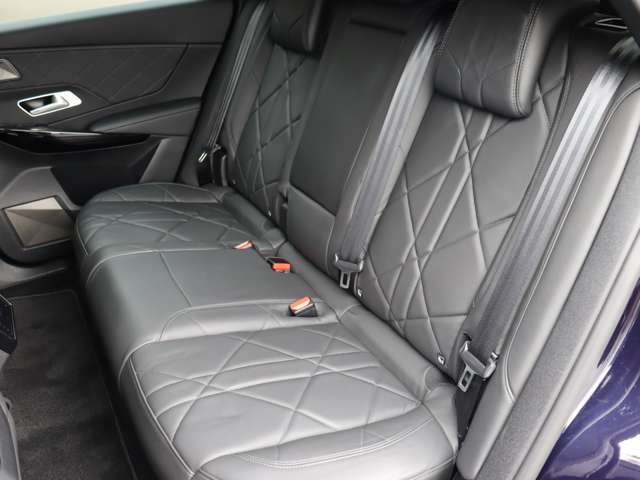 上質な乗り心地と快適なドライブをお楽しみ頂ける1台です。