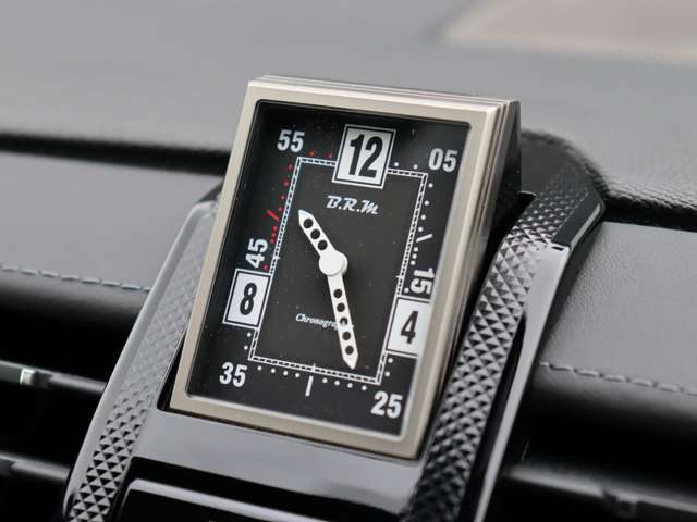 納車後のアフターもお近くのLIBERALA店舗もしくはガリバー店舗（一部店舗を除く）で対応が可能です。保証修理のほか、車検もお任せください。