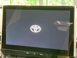 【10.5インチ　ディスプレイオーディオ】大画面のディスプレイはAppleCarPlayやAndroidAutoが利用可能。大きな画面でスマホナビアプリ等が利用いただけます♪