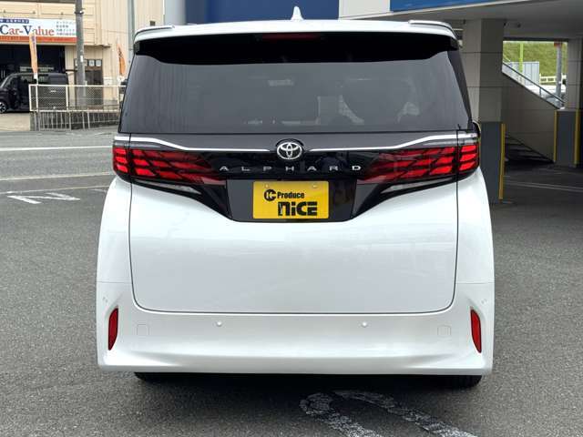 クリアランスソナーが装備されているので駐車が苦手な方でも安心♪障害物や壁に接近するとブザーで警告してくれます！
