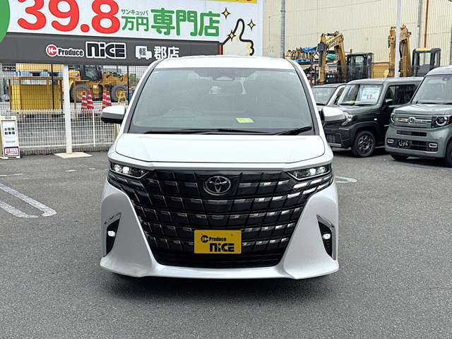 フロントビュー★独自デザインの他車にはない威厳と高級感が感じられます♪　モデリスタエアロ取付可能です！