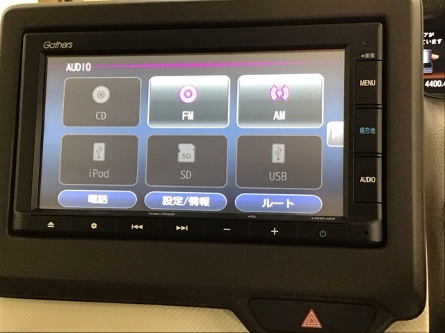 AVメニューはご覧の通り、様々なコンテンツに対応、ドライブを楽しく演出できます。詳しくはスタッフへお尋ねください