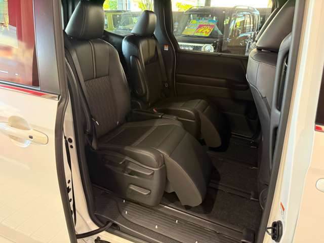 車によってはストックヤードに置いていることもありますので、ご来店の前に事前にご連絡いただけますと幸いです。