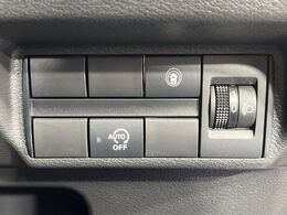 【三菱e-Assist】走行中に前方の車両等を認識し、衝突しそうな時は警報とブレーキで衝突回避と被害軽減をアシスト。より安全にドライブをお楽しみいただけます。