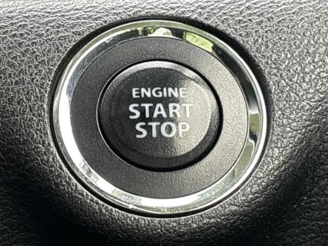 WECARSの展示場では実際に見て、触ってお車をお選びいただけます！知識の豊富な営業スタッフが様々なカーライフをご提案いたします！