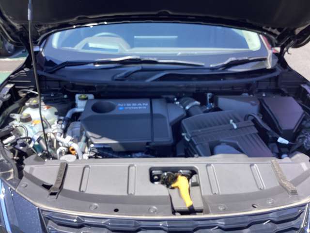 e-POWERはエンジンを発電専用にしてエンジンの作動時間を短縮。さらに、ごくわずかな減速でも回生エネルギーがとれるよう設定して、あらゆる走りのシーンで優れた燃費性能を発揮します。