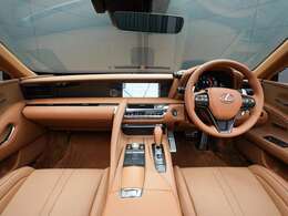 ★1オーナー＆禁煙車両★オーカーインテリア♪室内の匂いや汚れも御座いません♪今回のお車、状態の良さには、自信が御座います♪ご納車時には高温スチームを利用し、徹底的にクリーニング致します！