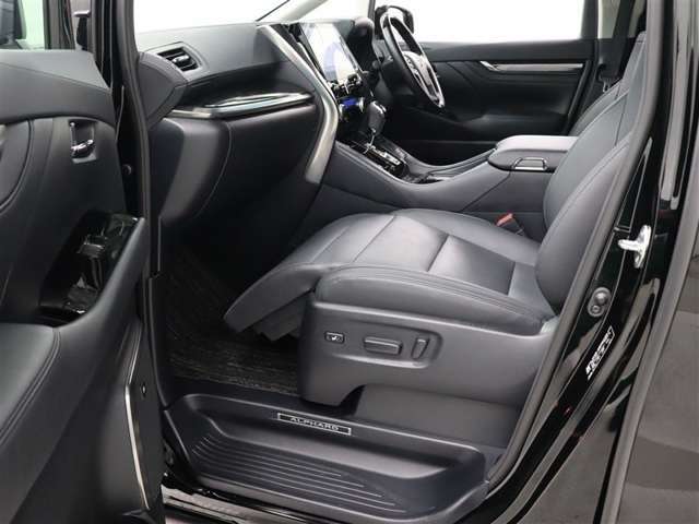 助手席パワーオットマンが装備されています。