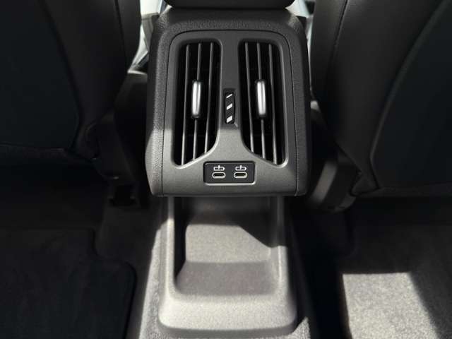 遠方のお客様も大歓迎！全国にてご納車可能でございます。まずは陸送費のお見積りだけで構いませんのでお気軽にお電話下さい！無料ダイヤル 0078-6002-028023