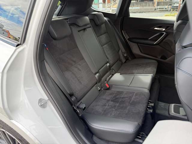 在庫車両はストックヤードにも保管してございます。あらかじめ在庫確認及びご来店日時のご連絡を頂けますと円滑なご案内が可能です。