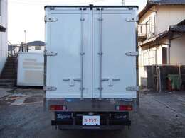 5速MT・ディーゼルターボ（NOx・PM適合）・積載量1500kg・東プレ製冷凍冷蔵車（箱内2室仕様/-30℃設定）・バックカメラ※総額には車検費用が含まれています。