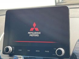 【ディスプレイオーディオ】お持ちのスマホやMP3プレイヤーとの無線接続で音楽再生が可能！コードで繋ぐわずらわしさも無く、手軽にお気に入りの音楽を楽しめます。