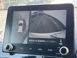 【マルチアラウンドモニター】専用のカメラにより、上から見下ろしたような視点で360度クルマの周囲を確認することができます☆死角部分も確認しやすく、狭い場所での切り返しや駐車もスムーズに行えます。