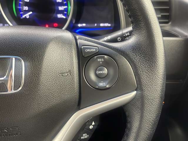 【運転席操作部】『運転席周辺の装備』の画像になります。快適なドライブを楽しむための機能が装備されています！運転席から触れるので使いやすいです！