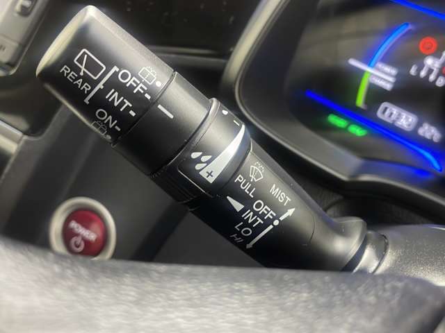 【運転席操作部】『運転席周辺の装備』の画像になります。快適なドライブを楽しむための機能が装備されています！運転席から触れるので使いやすいです！