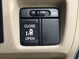 【パワースライドドア】スマートキーや運転席のスイッチでスライドドアの開閉が可能♪電動だから力を入れてドアを開ける必要が無く、小さいお子様でも、重い荷物を持っている時もラクに開け閉めできます♪