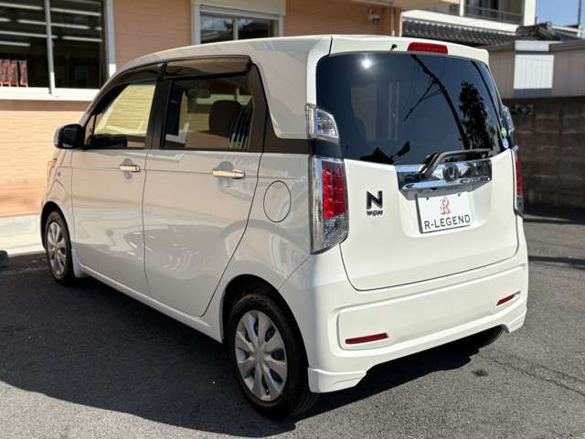 リアはプライバシーガラスなので安全性、防犯性は◎♪またUVカットの効果もあり嬉しい限りです♪