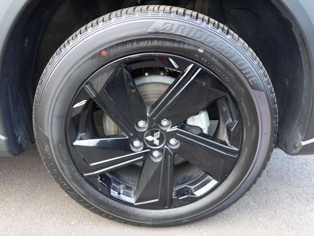 純正アルミホイールです。