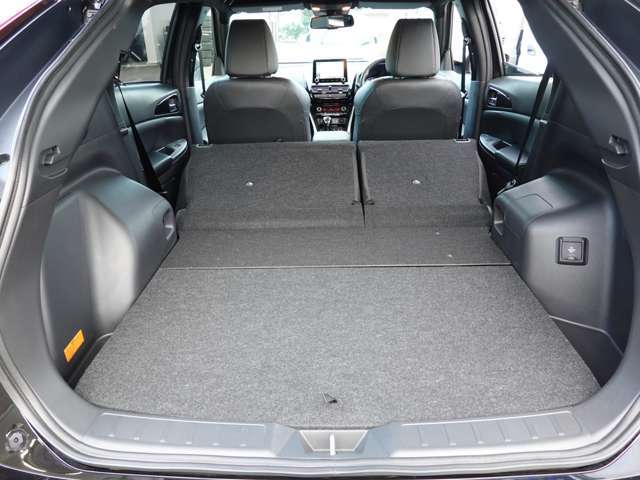 お荷物に合わせてシートアレンジが可能です。