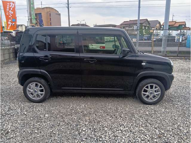 お急ぎの方は納車まで無料で代車お貸しします。(保険付ですので安心です。)全車オイル、エレメント交換サービスです。頭金なしのローン(6回～84回迄)、各種クレジットカードも使えます。