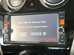 【純正ナビ】人気の純正ナビを装備しております。ナビの使いやすさはもちろん、オーディオ機能も充実！キャンプや旅行はもちろん、通勤や買い物など普段のドライブも楽しくなるはず♪