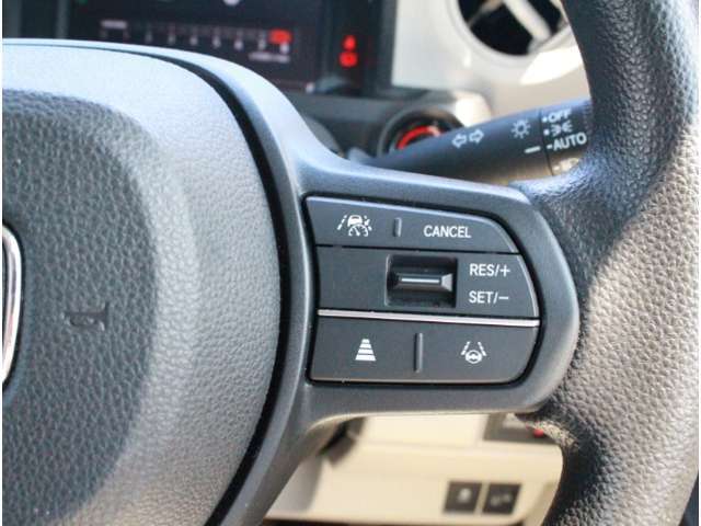 【ホンダセンシング】ミリ波レーダーと単眼カメラで検知した情報をもとに、安心・快適な運転や事故回避を支援する、先進の安全運転支援システム　ホンダセンシング搭載。