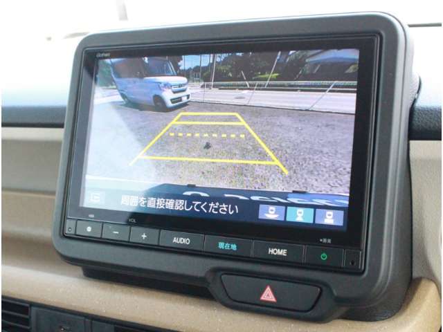 バックカメラが装備されており、後方の安全確認はもちろんのこと狭い場所での駐車や雨の日・夜間など視界の悪いコンディションでのストレスの軽減にもなります！