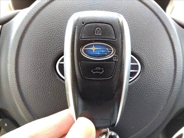 ワンオーナー☆4WD☆アイサイト8インチナビ☆Bluetooth接続☆バックカメラ☆ETC☆全車速追従クルーズ☆本革シート☆前席メモリー付パワーシート☆全席シートヒーター☆走行5.6万km☆試乗OK☆