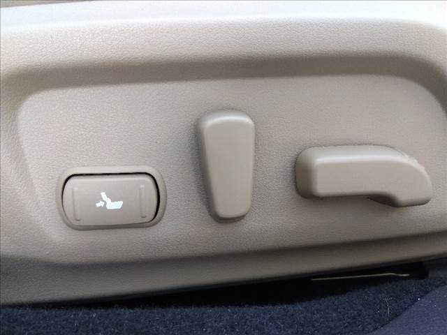 ワンオーナー☆4WD☆アイサイト8インチナビ☆Bluetooth接続☆バックカメラ☆ETC☆全車速追従クルーズ☆本革シート☆前席メモリー付パワーシート☆全席シートヒーター☆走行5.6万km☆試乗OK☆