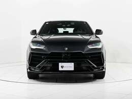 ボディーカラーはNero Heleneでございます。