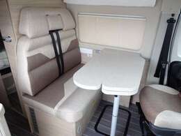 御納車後についても安心☆　全国の「直営店舗」、全16店舗がお客様のキャンピングカーライフを全力バックアップさせていただきます☆☆☆