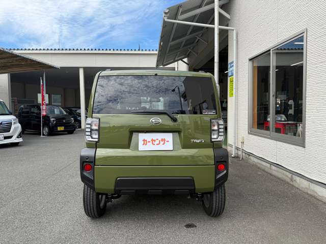 ご成約車両は九州運輸局指定工場で隅々まで点検、整備を行いお納め致します。消耗品はエンジンオイル、オイルエレメント、ワイパーゴム、バッテリーの4点を新品に交換致します。