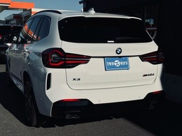 中古車は一物一価。お客様にピッタリなお車に会えるように、スタッフが全力でサポート致します！豊富な知識を持ったスタッフと共に、あなただけの1台を一緒に見つけましょう！