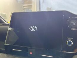 【10.5インチ　ナビ機能付きディスプレイオーディオ】ナビ機能搭載の他、お持ちのスマートフォンと連携して、ナビやbluetoothでの音楽再生が可能です♪デザインはもちろん操作性も良好！