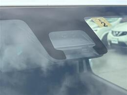 【　衝突被害軽減ブレーキ　】衝突軽減ブレーキ付き♪誤操作で万が一、前方の車に衝突しそうになった際に自動でブレーキが作動し衝突の被害を軽減します！