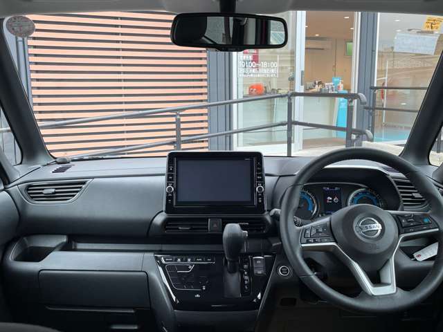 運転席も視界がよく小回りの効く車となっておりますので安心して運転が出来ます。