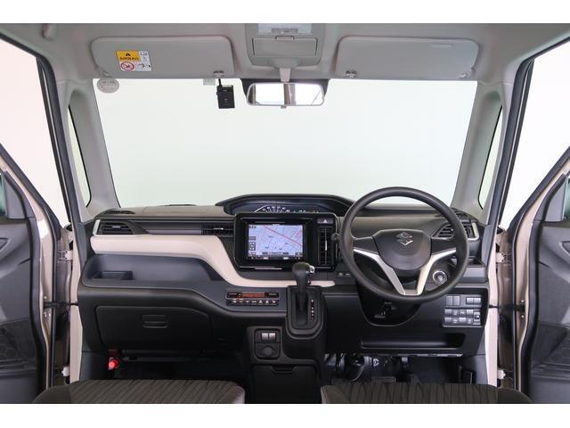 【インテリア】足元広々インパネシフト♪運転席から助手席への移動もラクラク♪運転席・助手席SRSエアバッグとSRSカーテンエアバッグ、フロントSRSサイドエアバッグ、6つのエアバッグを装備で安全装備充実