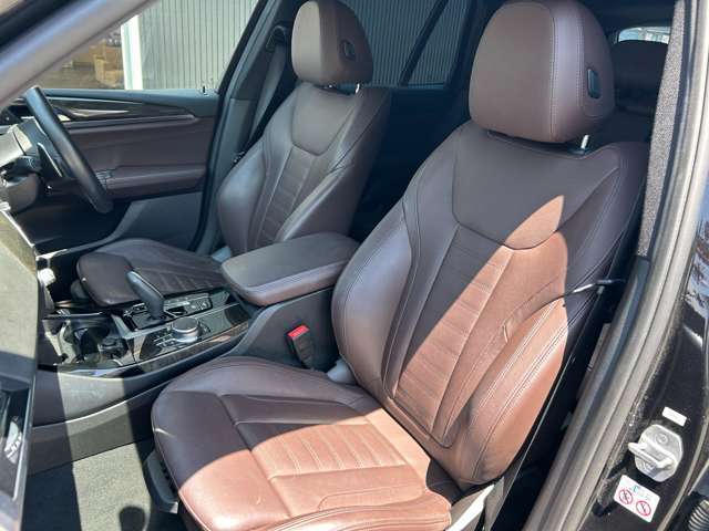 販売車輌は全て修復歴無し車両のみ。お乗りいただいてからもご安心いただける、月額保証もご用意しております。