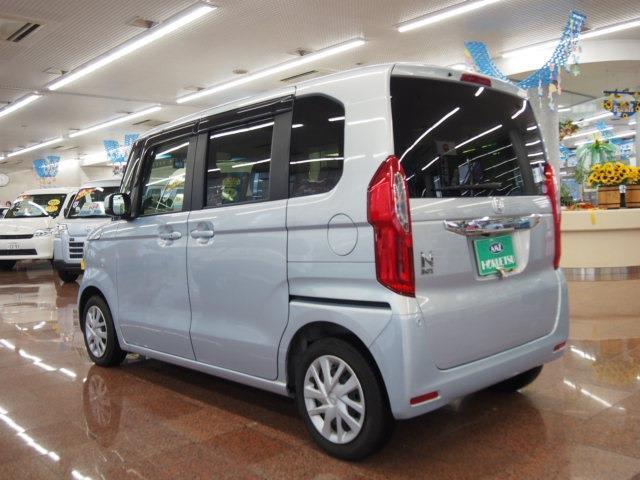 オシャレなライトブルーカラーです！安心のドライブサポート・ホンダセンシング