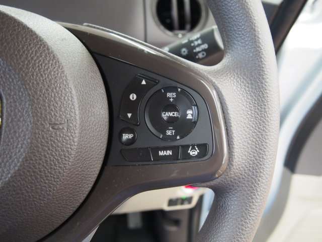 車間を感知するアダプティブクルーズコントロールでロングドライブでの疲労軽減に！