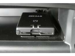 助手席グローブボックス上部にETC車載器装備　高速料金の支払いもスイスイと