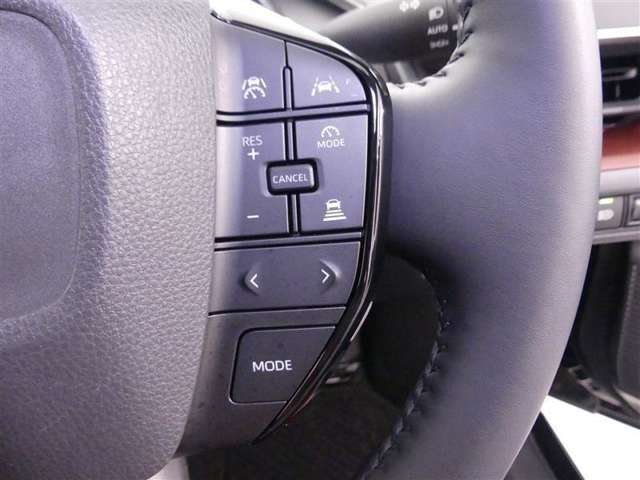 【便利装備】クルーズコントロールスイッチ☆希望の車速で定速走行する事ができます。高速道路を走る時に便利な機能です※設定速度には制限があります。