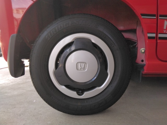 ホンダ純正のホイールキャップが装備されています。