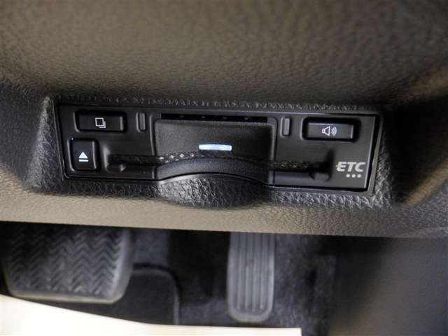 ETC車載器付きです。高速道路の料金所もスムーズに通過できます。