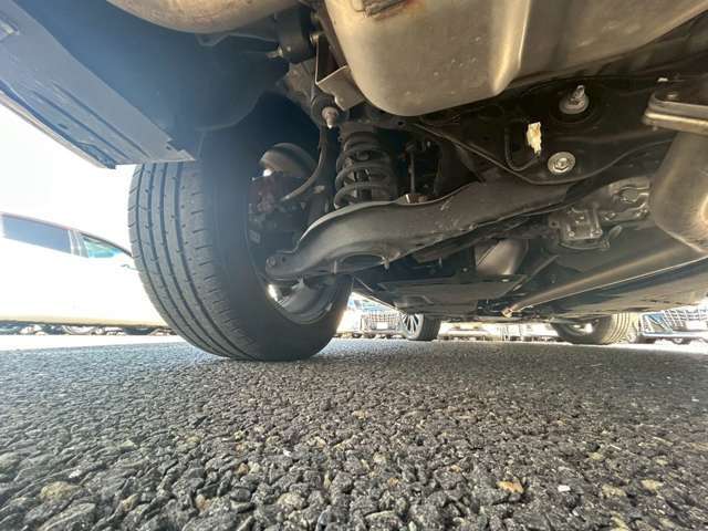 自動車保険の見直しも行っております！国内大手損保会社4社の代理店で3年長期分割保険など、お車が変わるタイミングに合わせてお客様に最適のプランをご案内いたします。詳しくは資格保有のスタッフまで☆