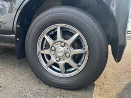 アルミホイールに変更いたしました！